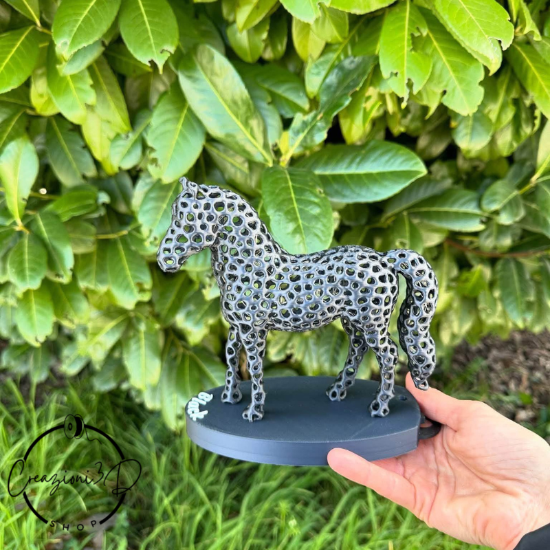 decorazione a forma di cavallo con lucine e scritta nome personalizzato